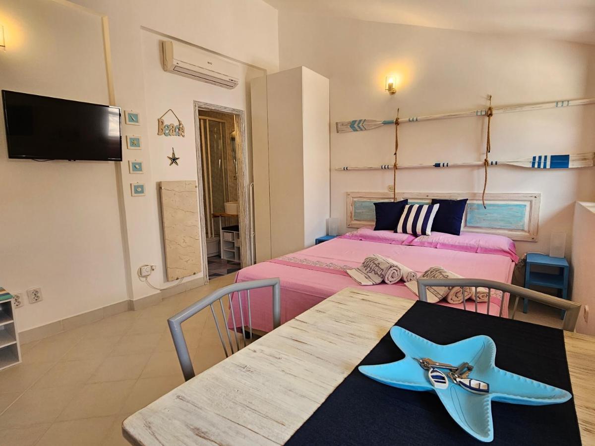 Studio Mare Fuori With Terrace Ровин Екстериор снимка