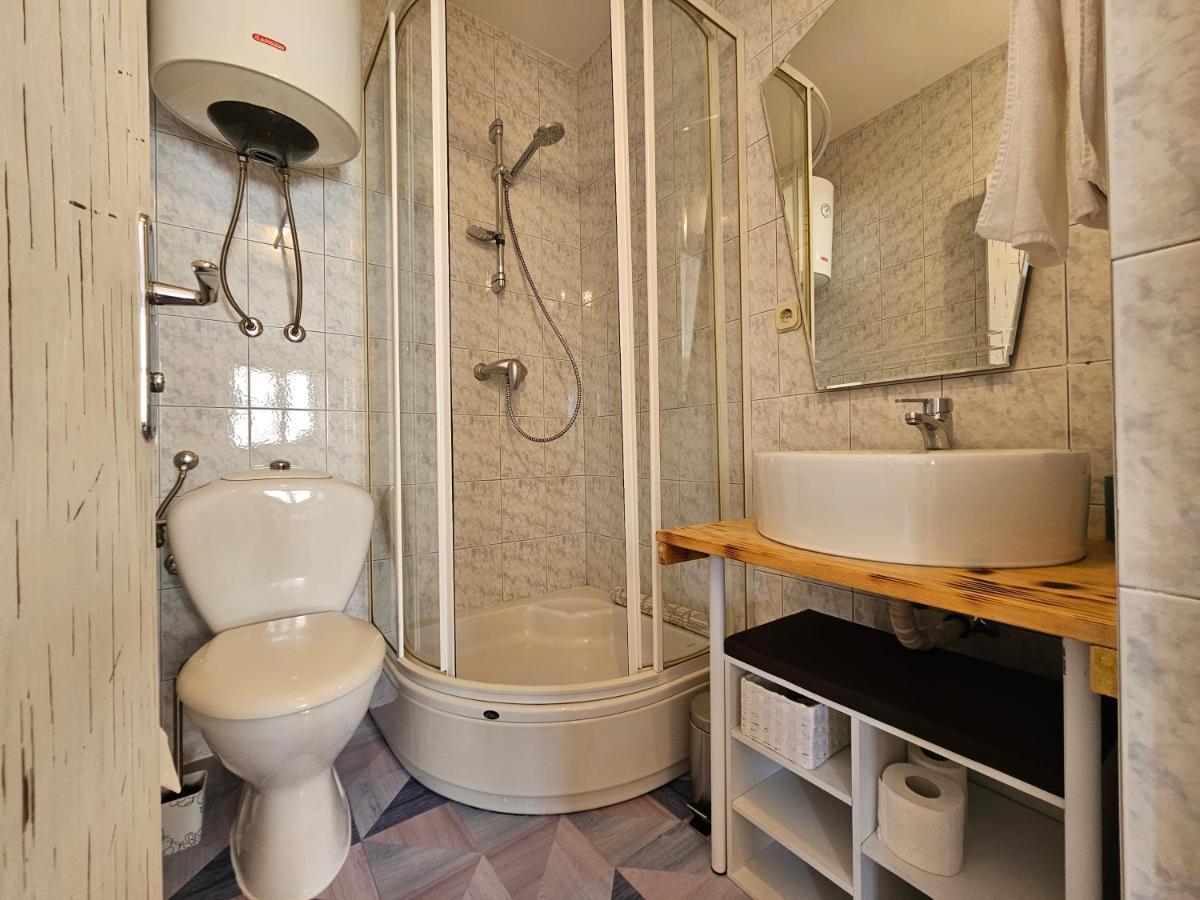 Studio Mare Fuori With Terrace Ровин Екстериор снимка