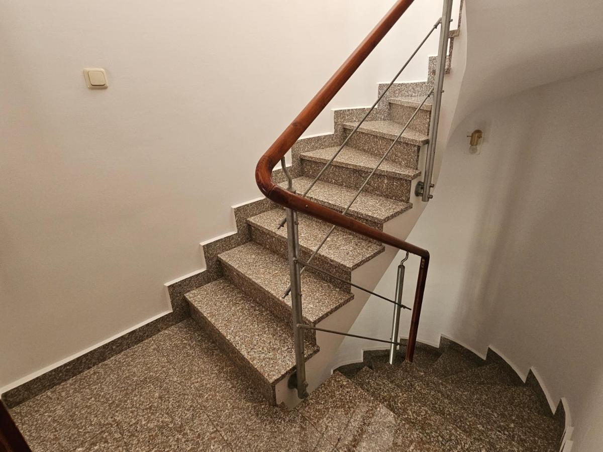 Studio Mare Fuori With Terrace Ровин Екстериор снимка
